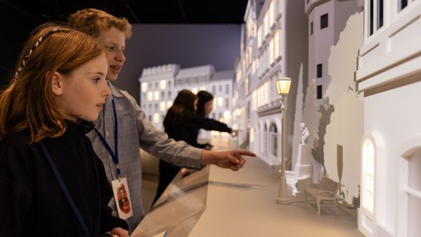 School Groups - Melbourne Holocaust Museum