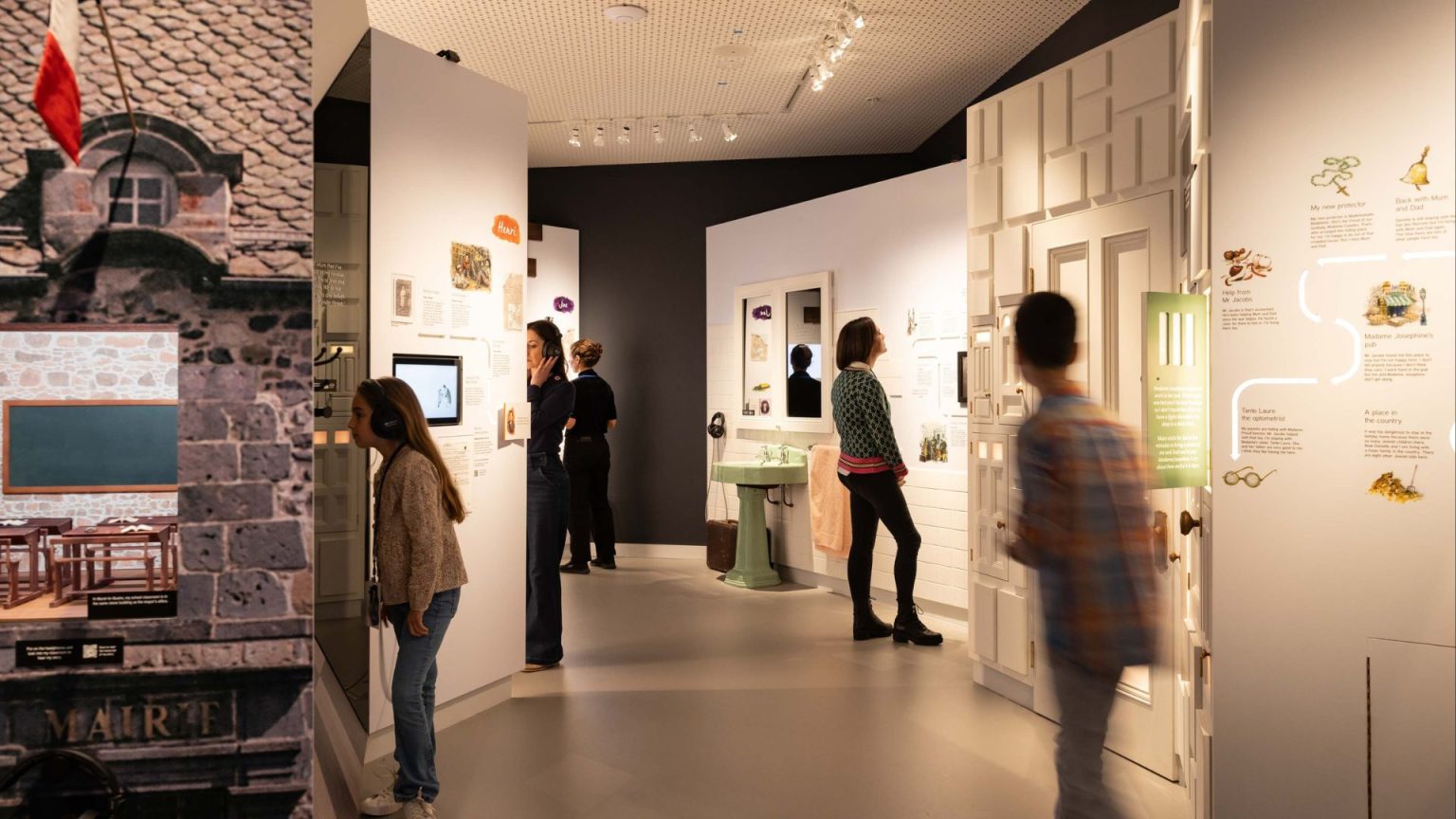 Visit - Melbourne Holocaust Museum